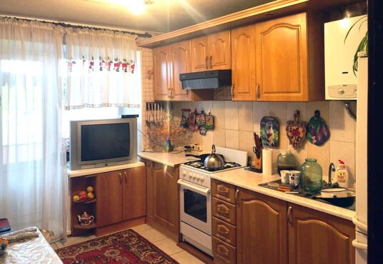 Продаётся отличная 2-х комнатная квартира в г. Струнино Владимирской области с двумя застеклёнными лоджиями