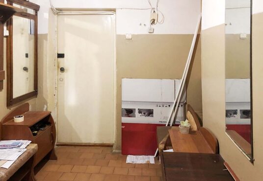 Продаются 2 изолированные комнаты в хорошем состоянии в общежитии секционного типа в центре г. Струнино Владимирской области