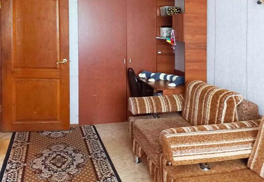 Продаётся 2-х комнатная квартира в хорошем состоянии в центре города Струнино