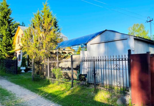 Продаётся обжитой двухэтажный кирпичный дом в СНТ «Луч» рядом с городом Струнино