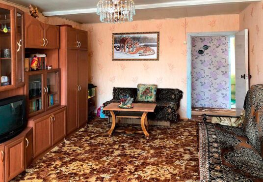 Продаётся отличный бревенчатый двухэтажный дом площадью 65 кв.м в г. Струнино, район Отрада