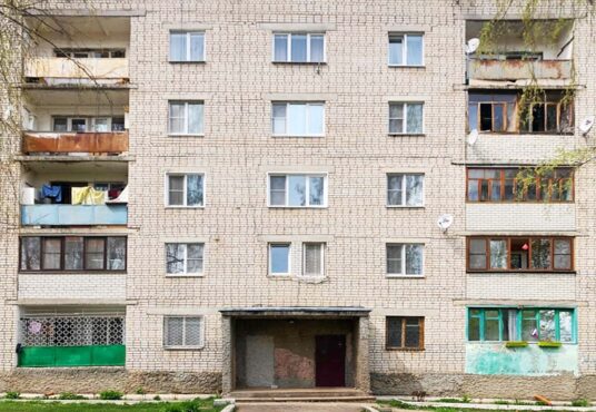 Продаётся комната 12 кв. м, в общежитии, в блоке из 4-х комнат в г. Струнино Владимирской области.