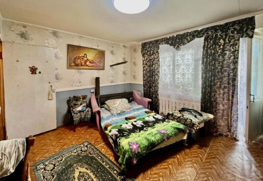 Продаётся однокомнатная квартира улучшенной планировки площадью 33,3 кв.м в 5-и этажном кирпичном доме в г. Струнино, пер. Чкалова